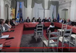 La seduta on line del Consiglio comunale di ieri sera, presente nel pubblico anche la sindaca Junior Giulia Ferrara